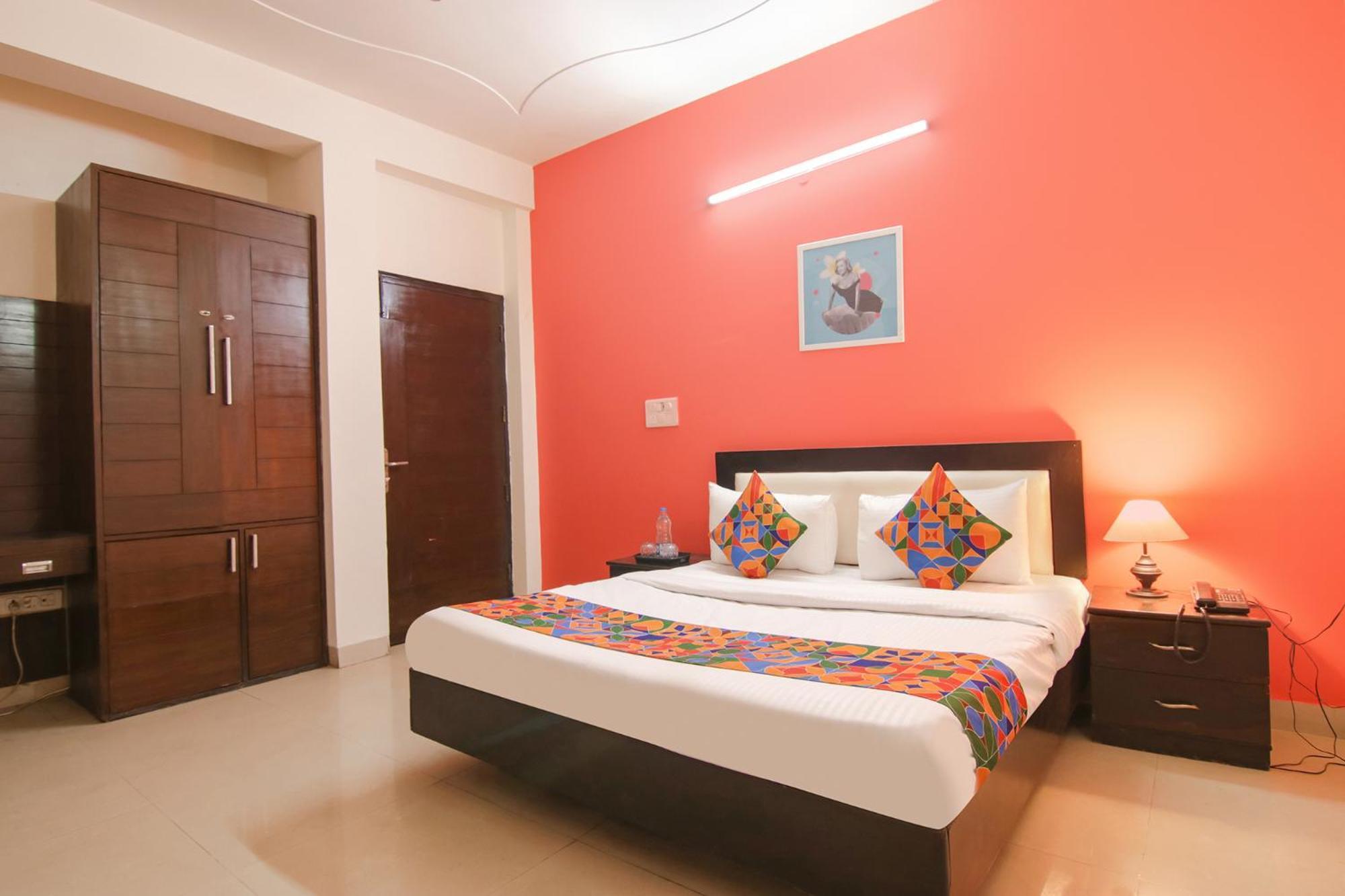 Fabhotel The Lavish Villa Badshahpur Экстерьер фото